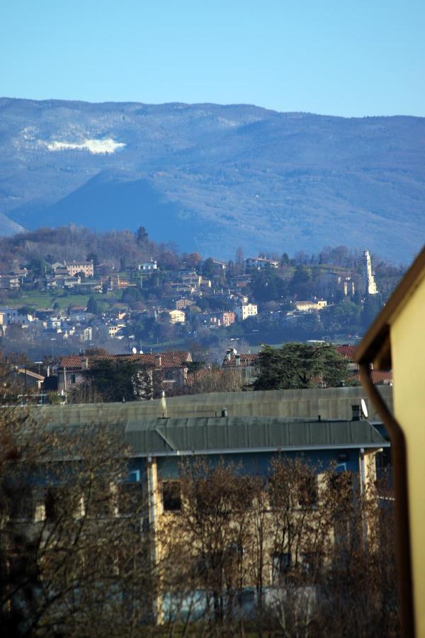 Garage con camere Pieve di Soligo Exterior foto